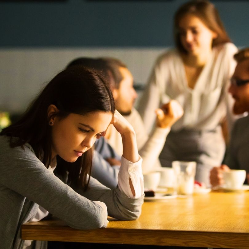 Hochsensibilitaet und belastende kindheitserfahrungen führen dazu small talk abzulehnen