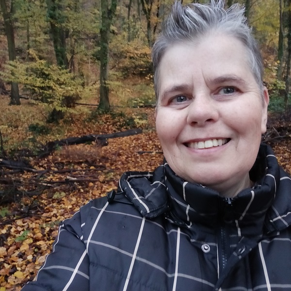 Mit Monika Richrath im Wald klopfen